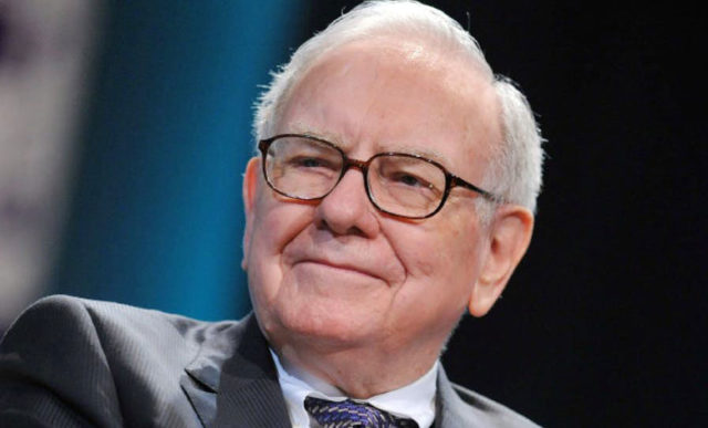 Warren Buffett descarta IBM y aumenta su apuesta en Apple