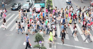 China multará a peatones mediante SMS y reconocimiento facial
