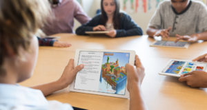 Apple presentará nuevos iPads y software educativo de bajo costo