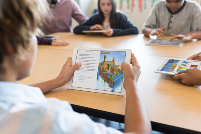 Apple presentará nuevos iPads y software educativo de bajo costo