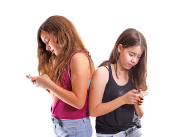 Redes sociales afectan socialización tradicional en niños y jóvenes
