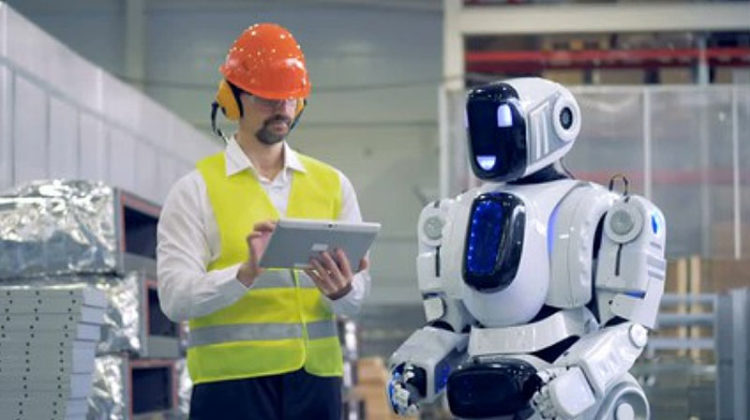 Robots y humanos trabajarán codo a codo en la fábrica del futuro